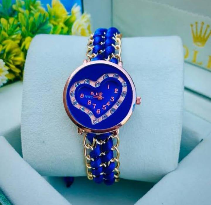Stylish Women's Quartz Heart Watch with Chain Strap - 1 Pc