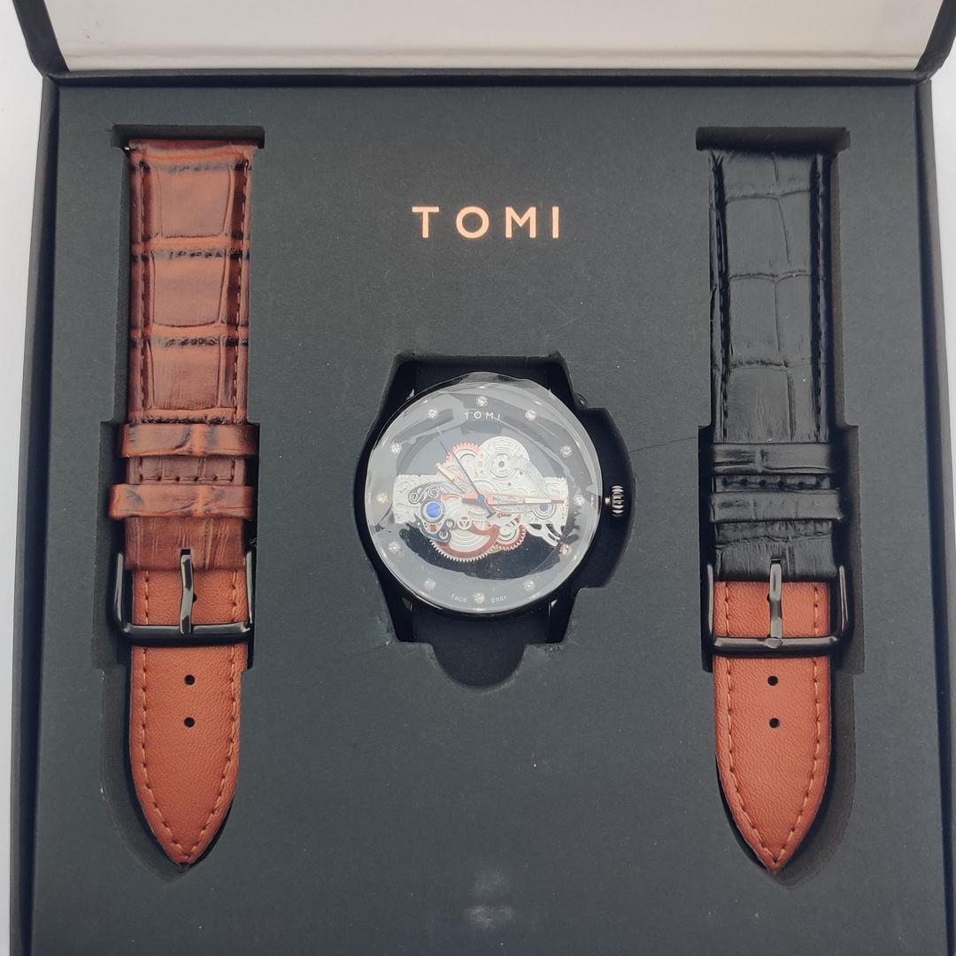 Stainless Steel Quartz Watch with 1 Pc Analogue Face and 2 Straps