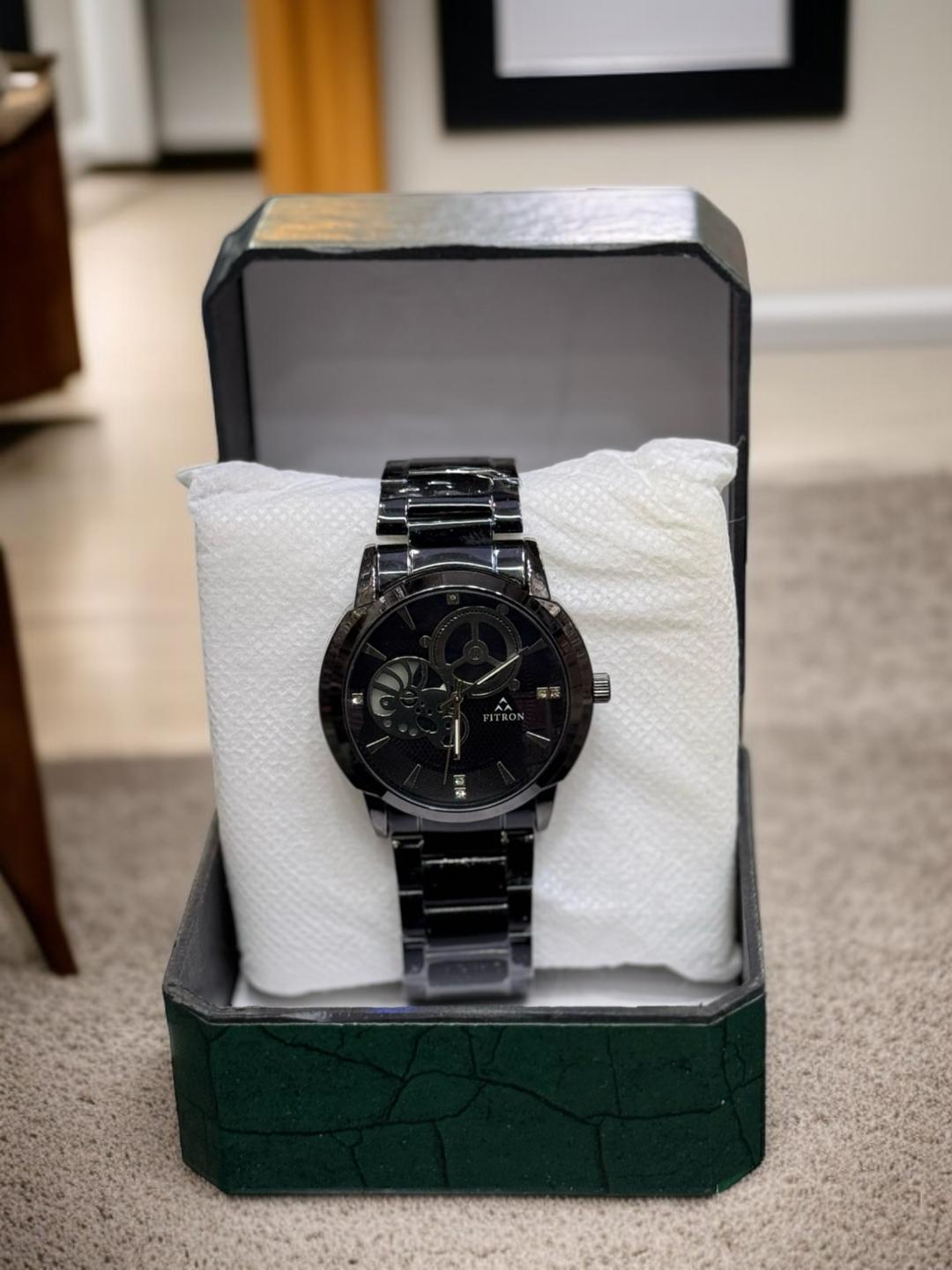 : Men's Movement: Quartz, Water Resistant Watch