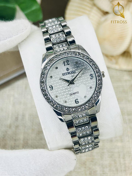 : Women's Quartz Chain Strap Watch - Water Resistant (1 Pc)